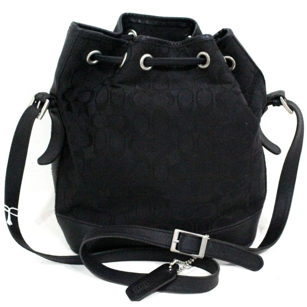 COACH CINCH SHOULDER BAG Excellent Condition